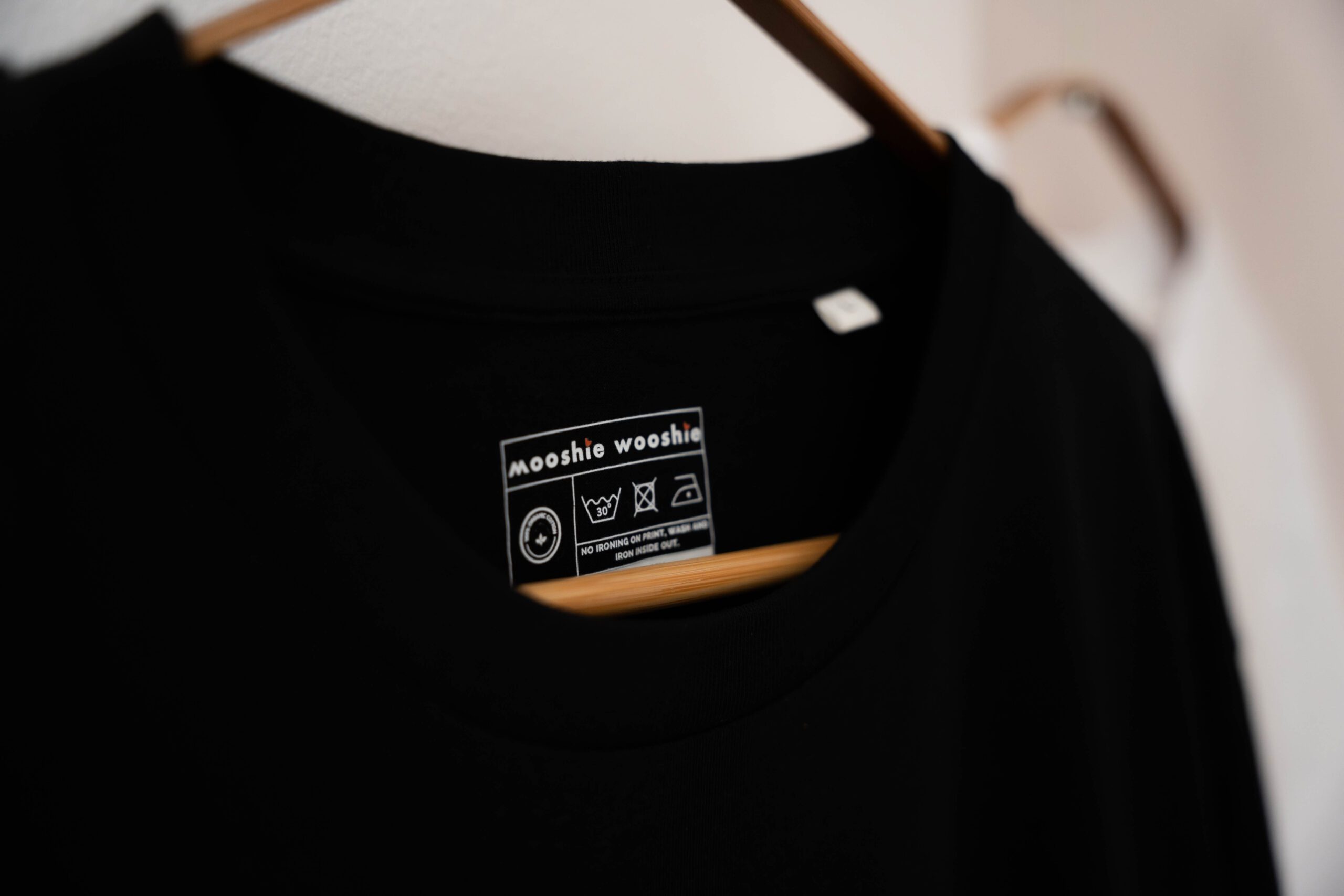 Status Quo (B) - Image 2